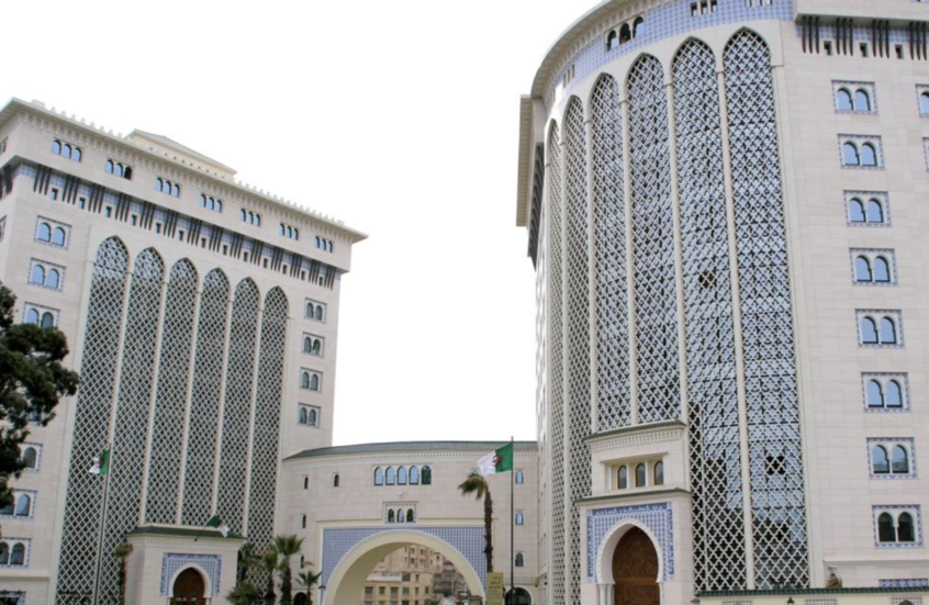 السلطات الجزائرية تحذر من منشورات “تخريبية” تحرض على إضراب التجار