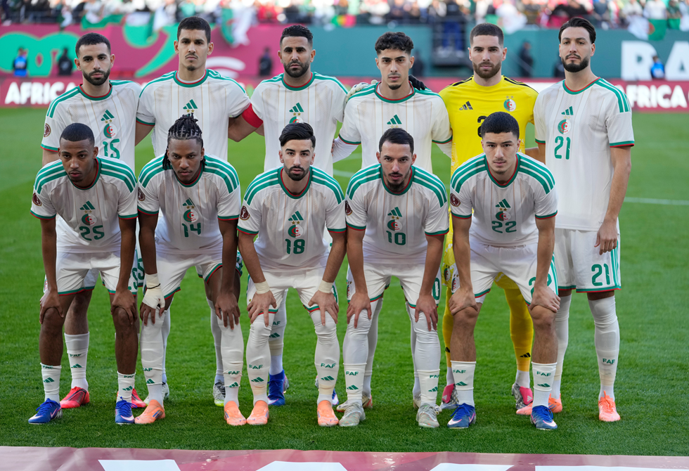رسمياً.. «الكاف» يعلن الحكم الذي سيدير مباراة الجزائر ضد نيجيريا