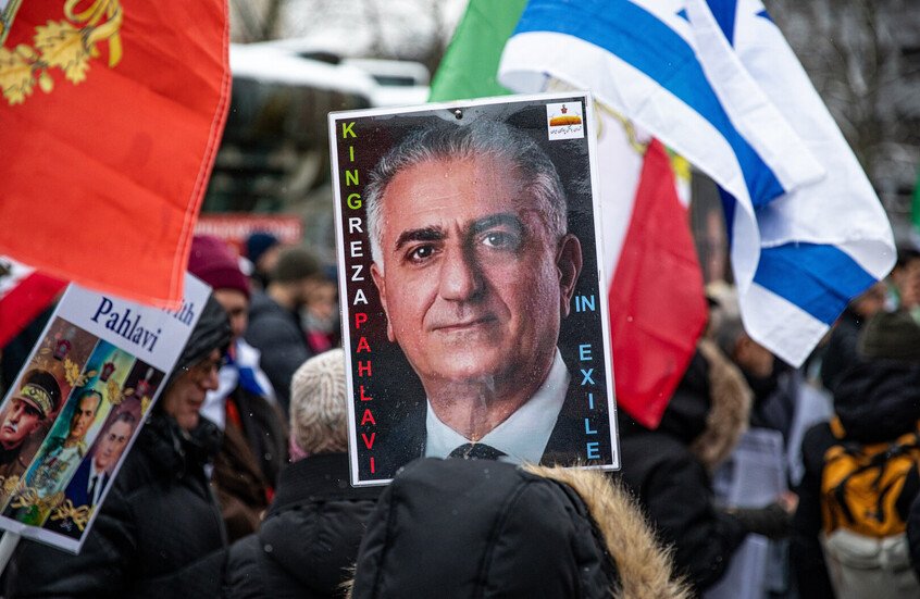 Axios: ويتكوف يجري لقاءً سريًا مع نجل شاه إيران المخلوع