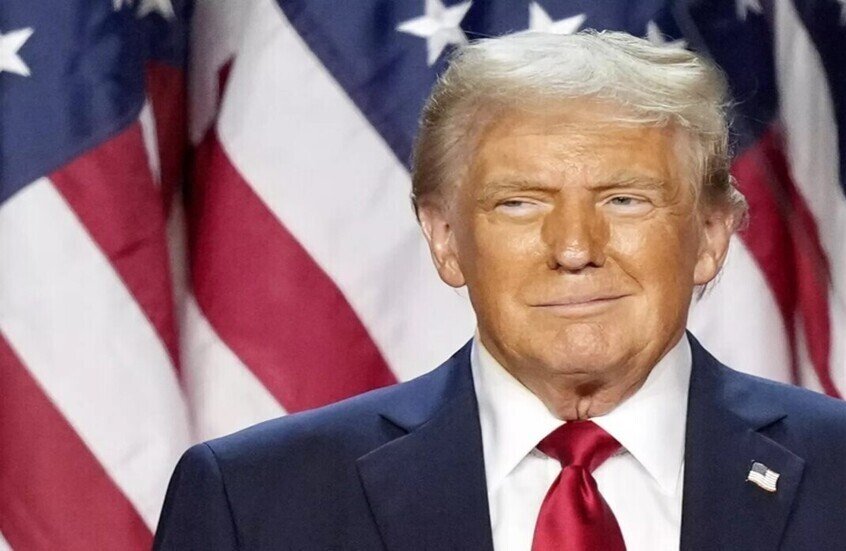 ترامب يعرض صور كندا وغرينلاند وفنزويلا بألوان العلم الأمريكي