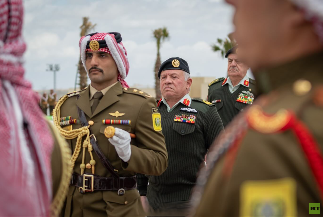 العاهل الأردني عبدالله الثاني يأمر بإعادة هيكلة الجيش العربي