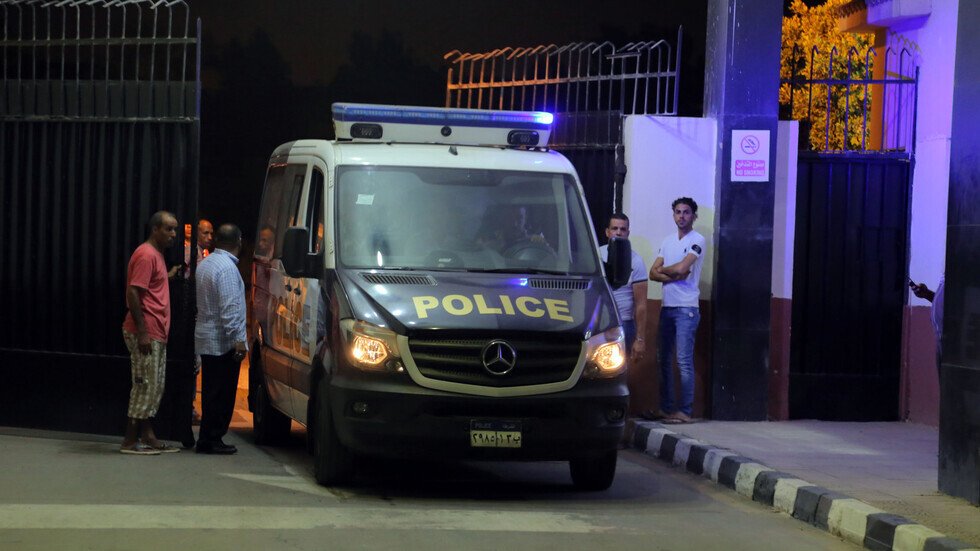 مصر.. العثور على صور ومحادثات إباحية بهاتف رجل أعمال متهم بالاعتداء على نزلاء دار للأيتام