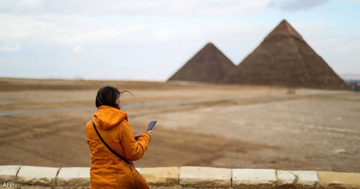 تطبيقات لتفادي “ضريبة الهاتف” في مصر تثير الجدل.. تعليق حكومي ورد تقني