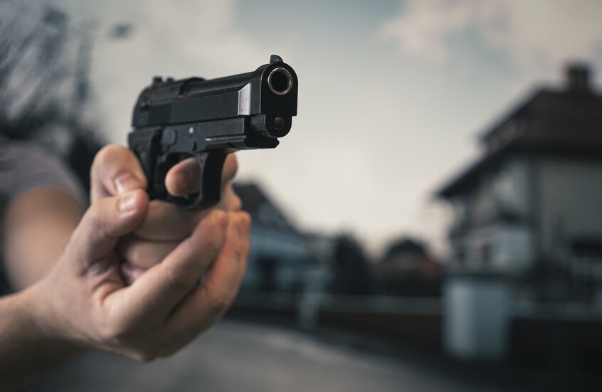 مقتل عالم فيزياء فلكية بارز من معهد كاليفورنيا للتقنية برصاصة على شرفة منزله