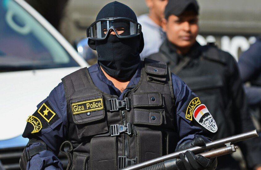 أسرة مصري نشر أغاني مسيئة للرسول محمد تتبرأ منه: «اعتبروه ميت!»