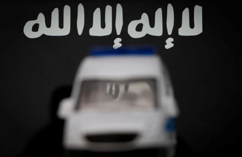 رويترز: واشنطن تبطئ نقل معتقلي داعش من السجون السورية إلى العراق