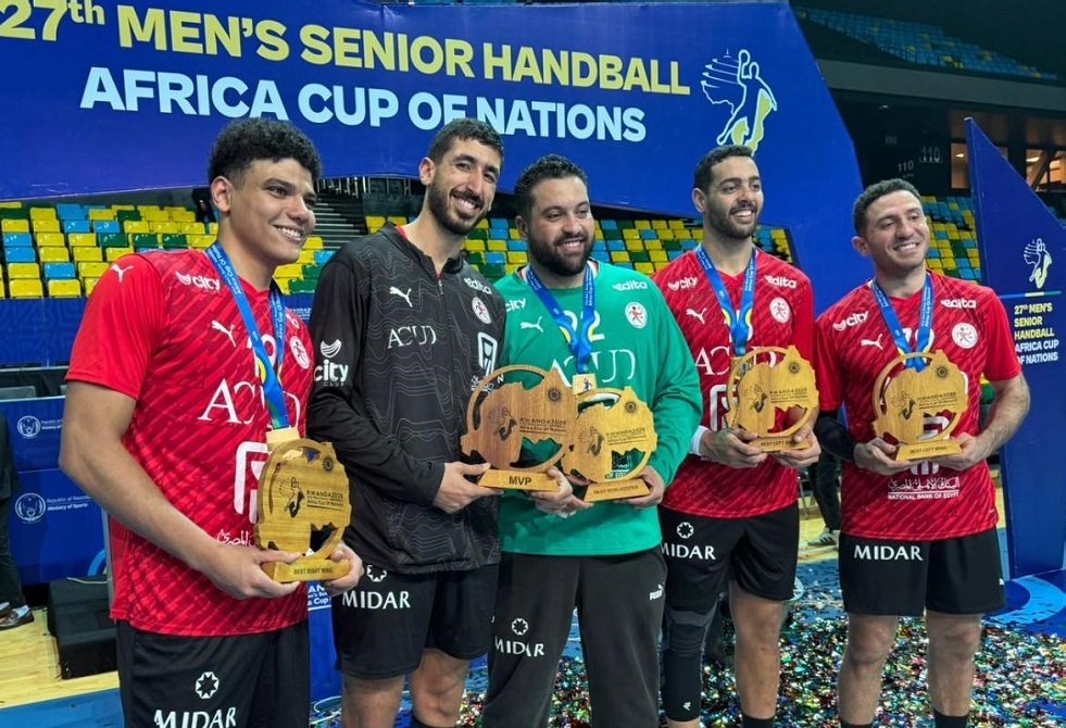 منتخب مصر يتوّج بلقب بطل إفريقيا لكرة اليد بعد الفوز على تونس (فيديو)