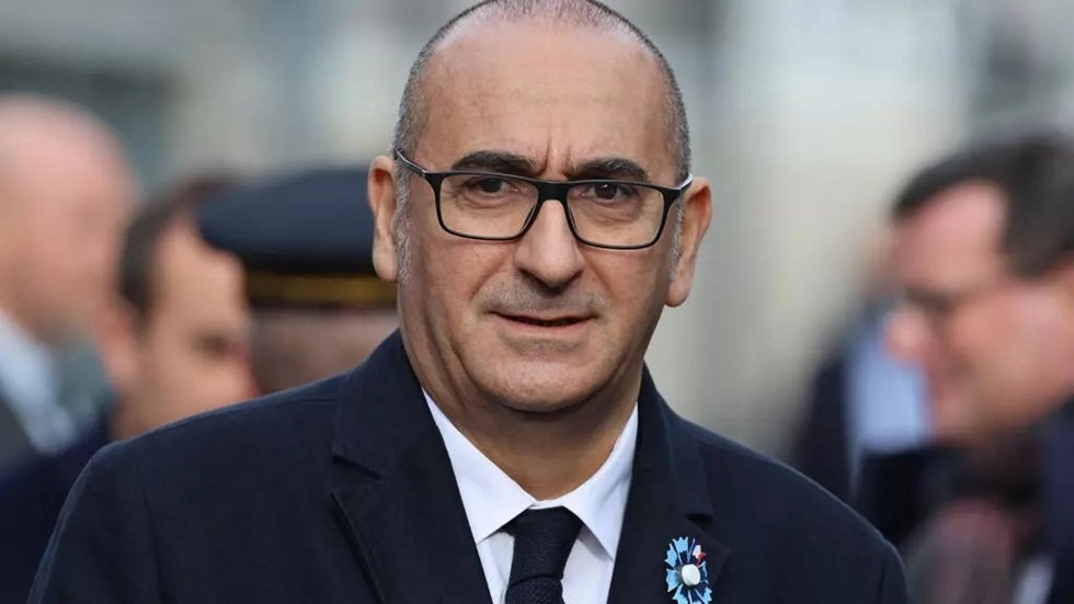 “وزير الداخلية الفرنسي يضع شروطاً لزيارته المرتقبة إلى الجزائر