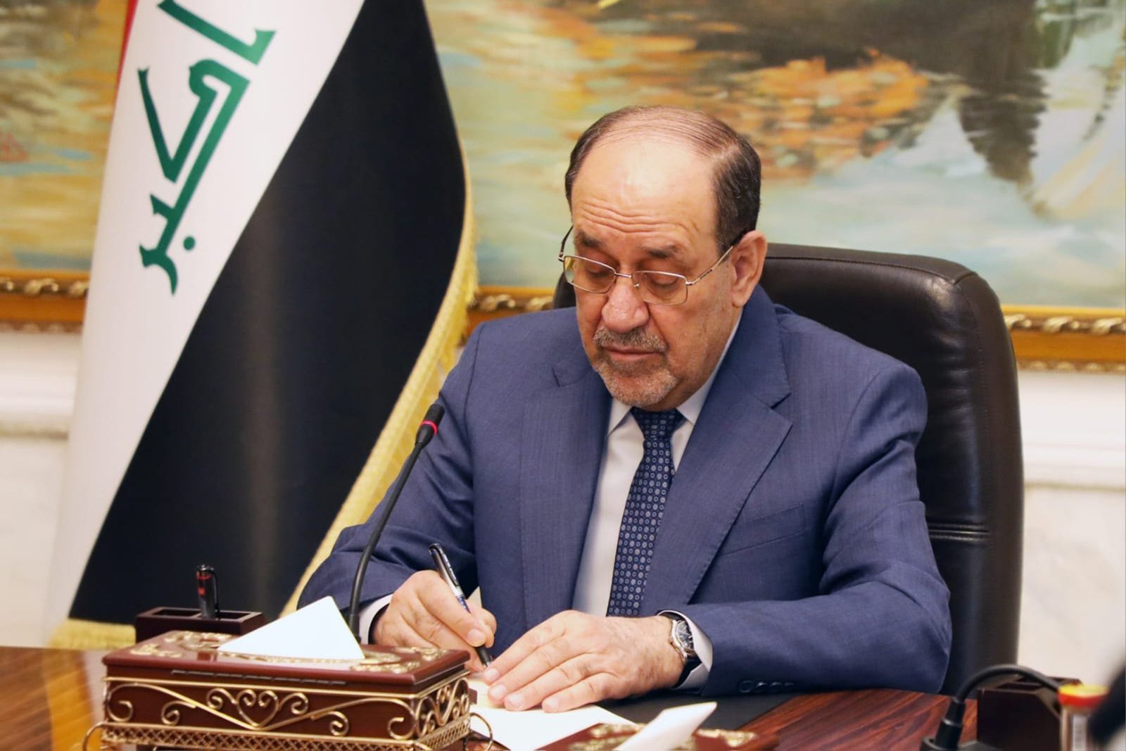 بلومبرغ: واشنطن تهدد بخفض عائدات النفط على بغداد في حال انتخاب المالكي