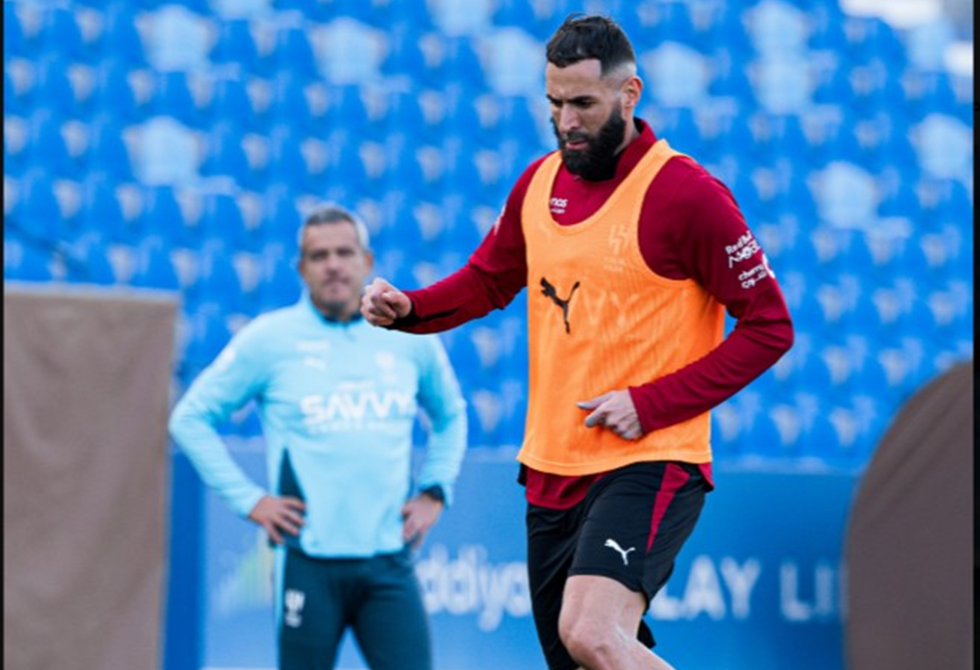 بنزيما يشبه الهلال بريال مدريد بعد أول مران له مع الفريق السعودي