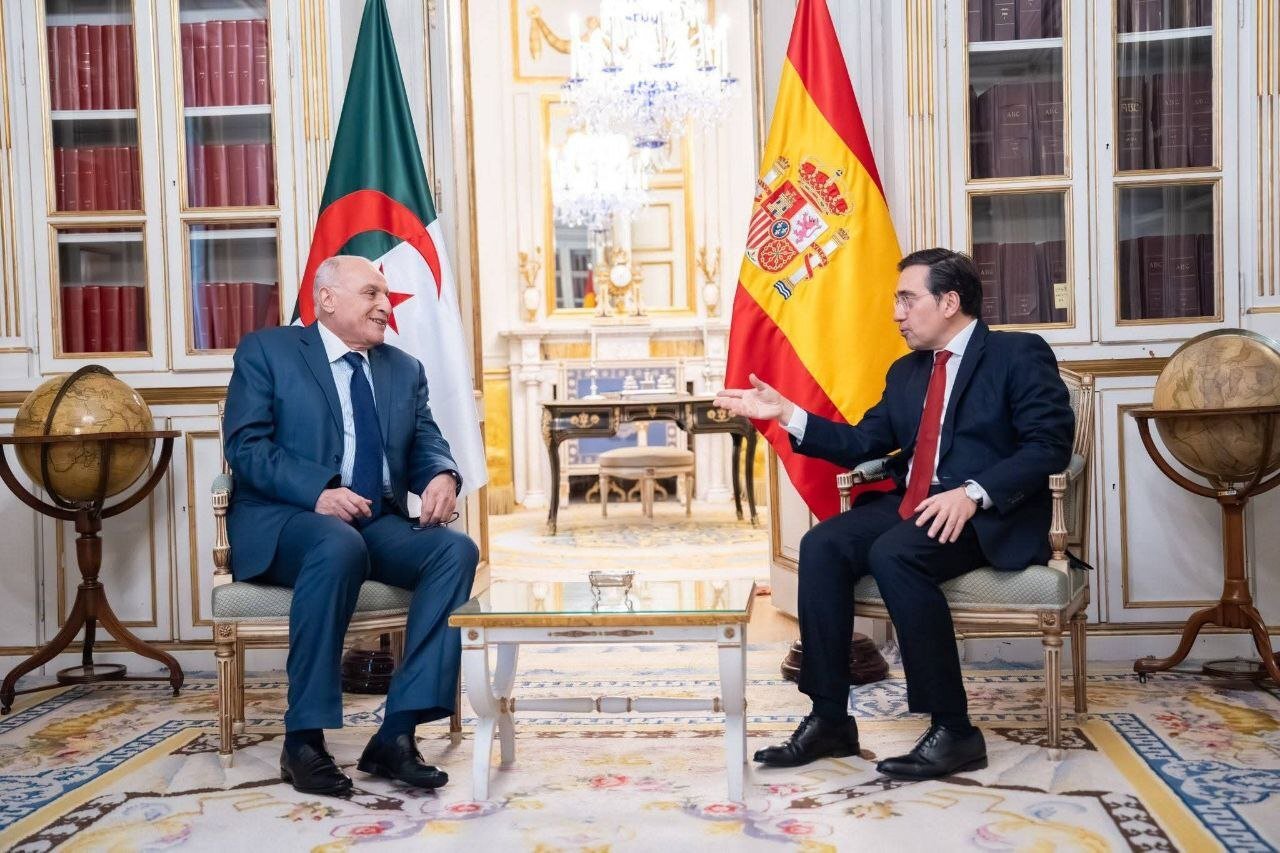 الجزائر وإسبانيا تجريان مباحثات في مدريد لتعزيز التعاون الثنائي