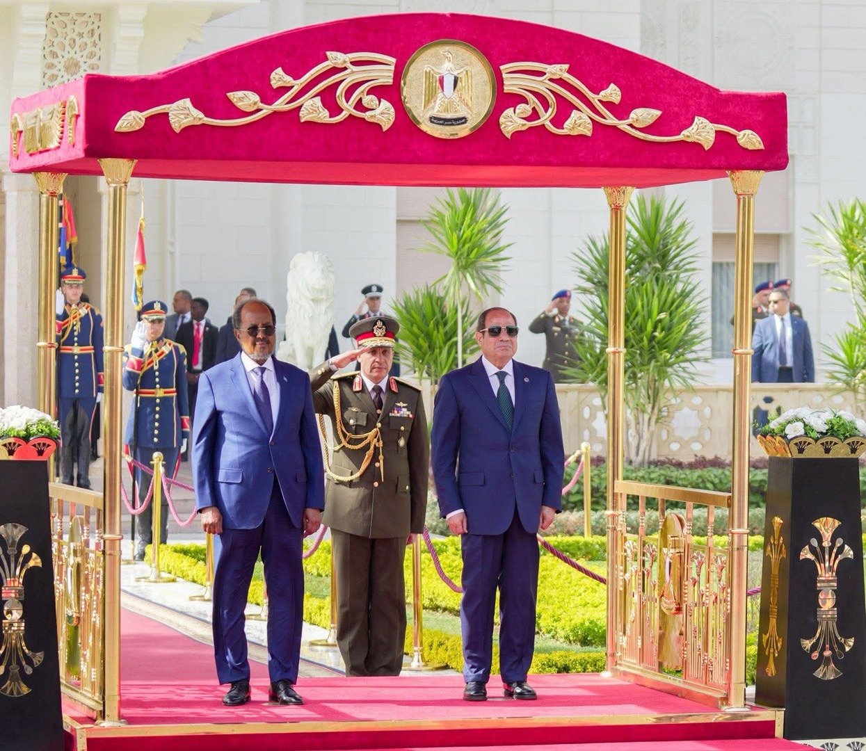 السيسي يعلن نشر قوات مصرية في الصومال
