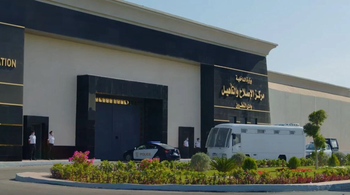 مزاعم إضراب في سجون مصر.. ووزارة الداخلية تصدر بيانًا رسميًا