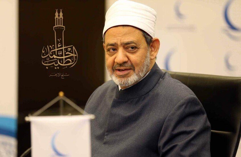 “إيقاف مطربة مصرية عن العمل وغرامة بسبب ألفاظ إباحية في حفل (فيديو)”