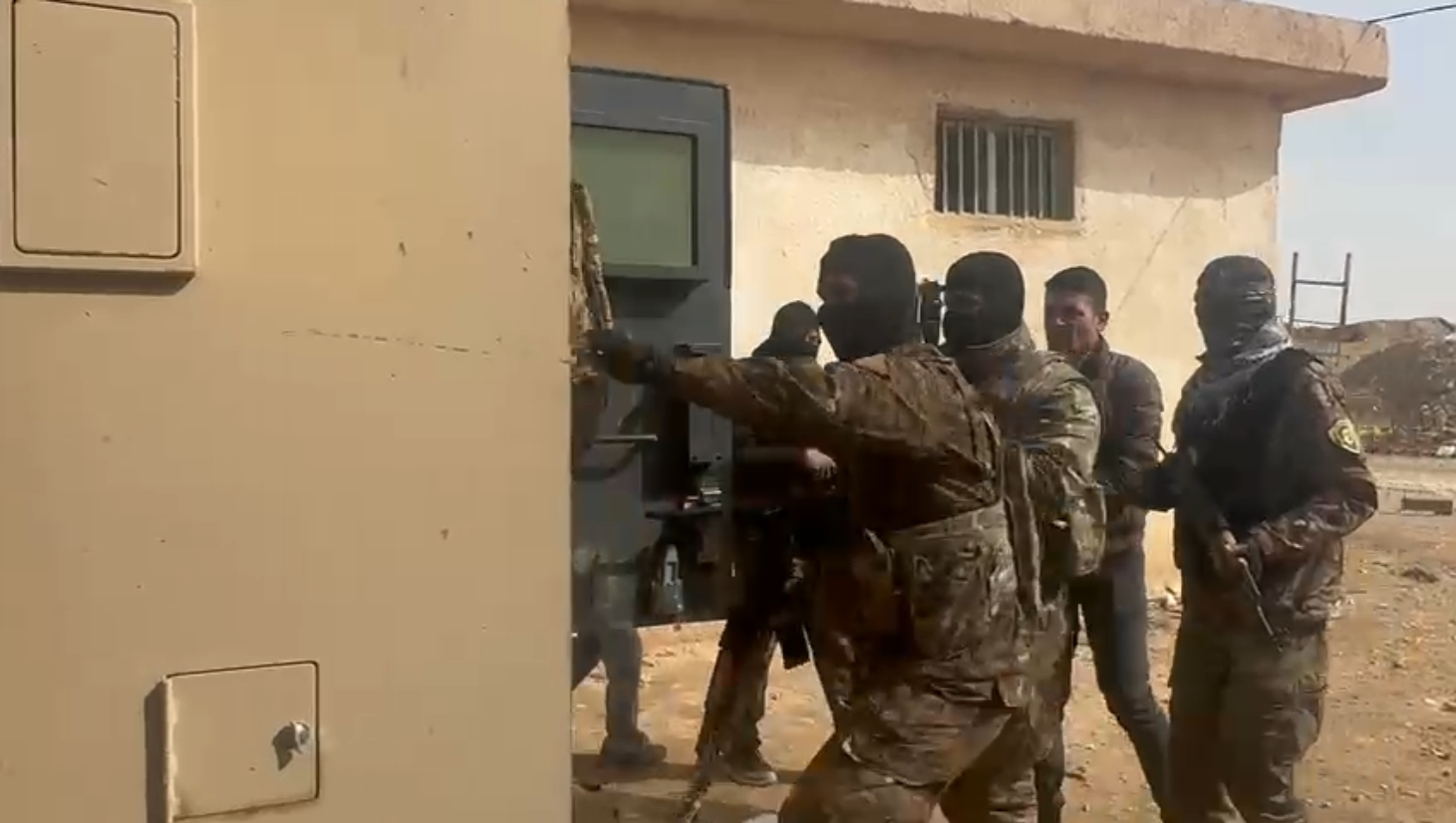 سوريا: انسحاب قوات قسد من الخطوط الأمامية في الحسكة تنفيذًا للاتفاق مع دمشق (صور + فيديو)