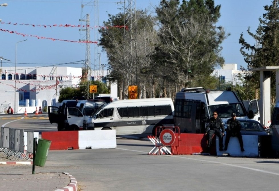 السجن يصل إلى 15 عامًا للمدانين بهجوم كنيس الغريبة في تونس