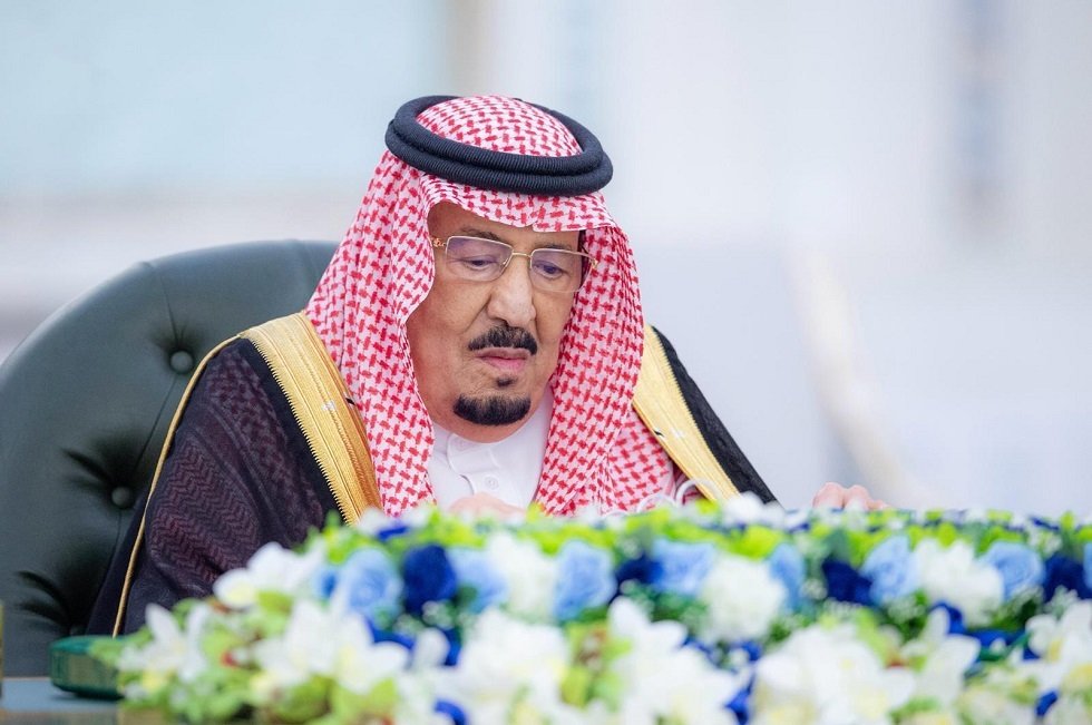 الملك سلمان يمنح وسام الملك عبد العزيز من الدرجة الثالثة لـ200 مواطن ومواطنة