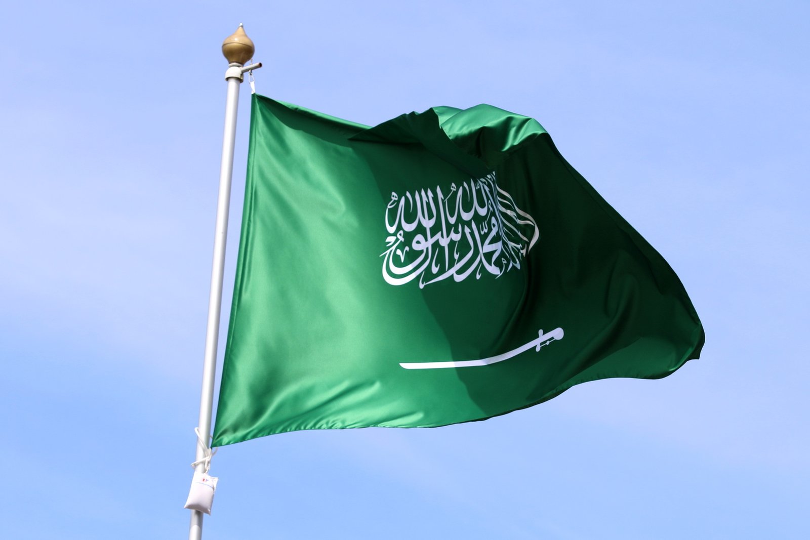“تقرير: السعودية تستبدل إسرائيل بسوريا في مشروع كابل الألياف البصرية الاستراتيجي مع اليونان”