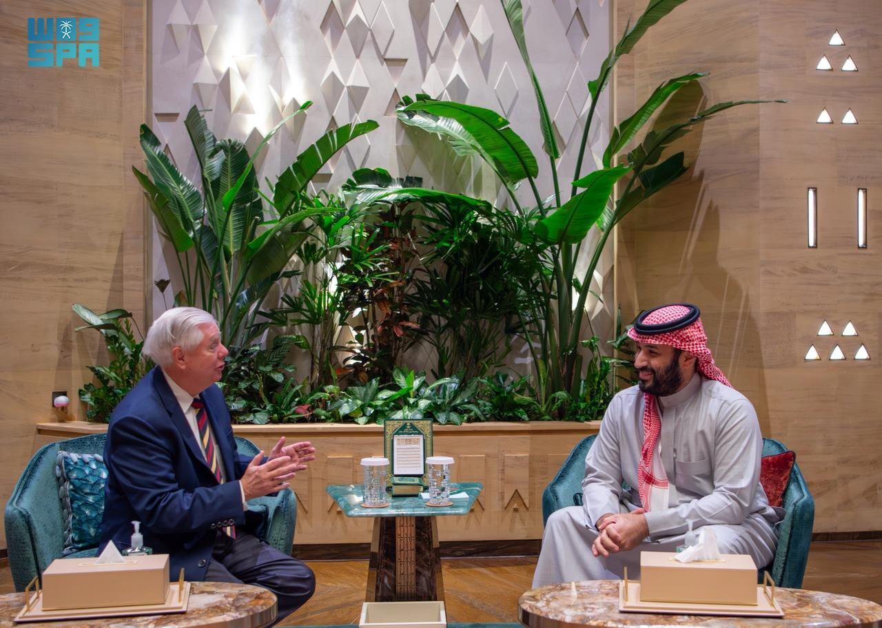 “غراهام بعد لقائه ابن سلمان: السعودية ركيزة استقرار بالمنطقة وتغيير النظام الإيراني ضرورة”