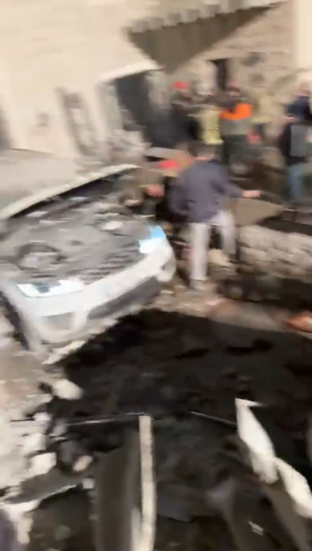 أكثر من 10 قتلى و30 جريحا في غارة إسرائيلية على البقاع اللبناني