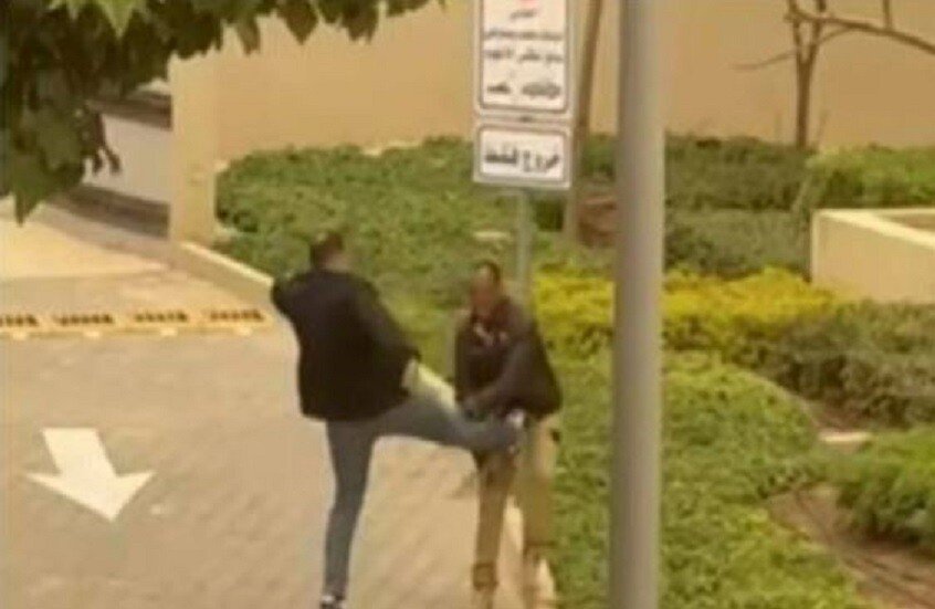 مصر: القبض على صناع محتوى انتحلوا صفة رجال الشرطة وأهانوا مواطناً في الشارع