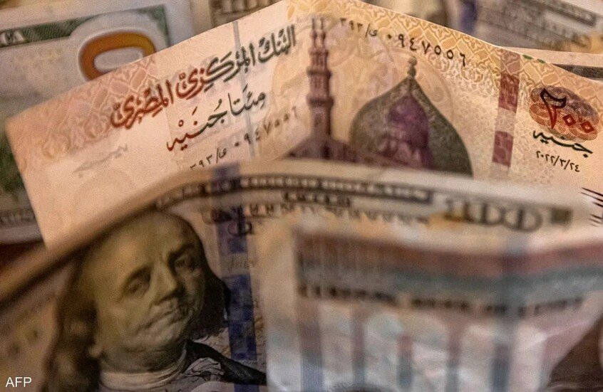 الدولار يقفز لمستوى جديد في مصر لأول مرة منذ عام