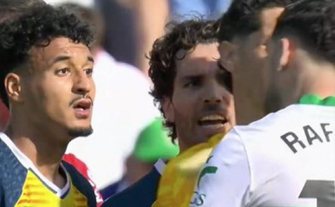 على طريقة فينيسيوس.. لاعب إلتشي يوجه إساءة عنصرية إلى لاعب عربي بالدوري الإسباني (فيديو)