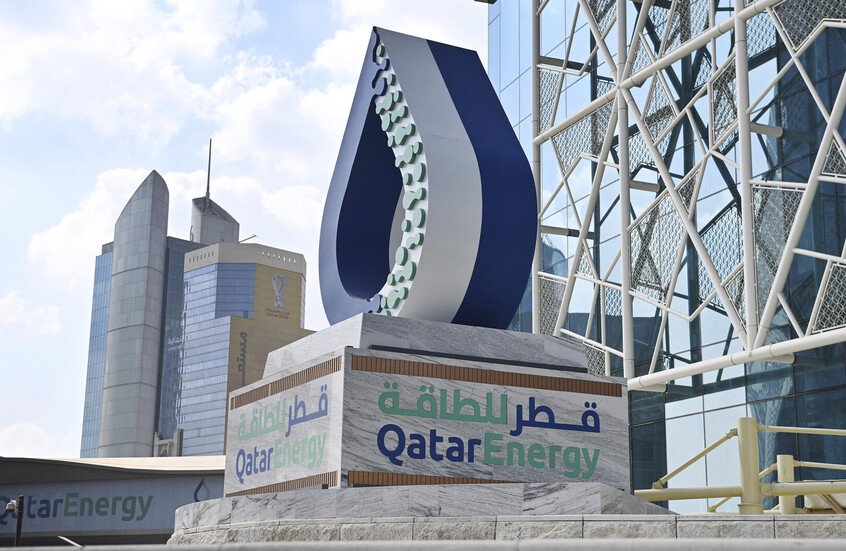 بلومبرغ: الهجوم على مصنع في قطر وإغلاق مضيق هرمز يضطر إلى تعديل مسارات نقل الغاز