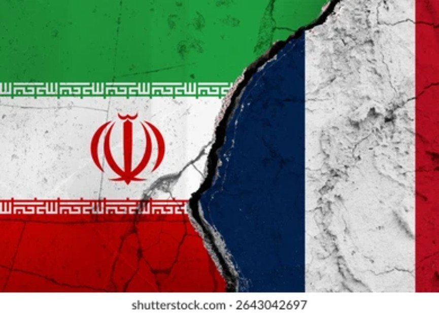 سياسي فرنسي يحذر من انجرار بلاده إلى حرب في الشرق الأوسط