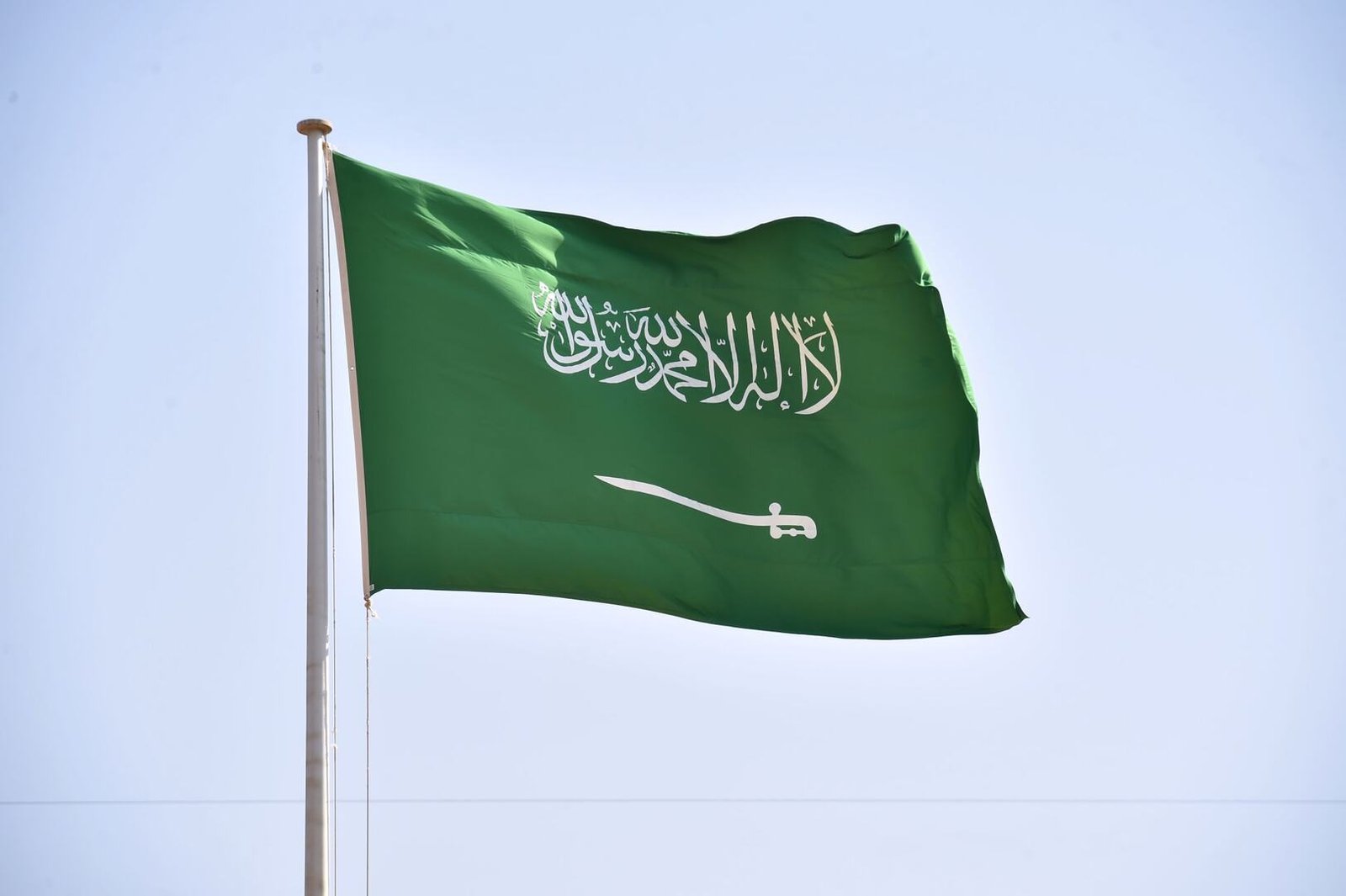 الرياض تعلن إسقاط 10 مسيّرات وطهران تنفي علاقتها بها
