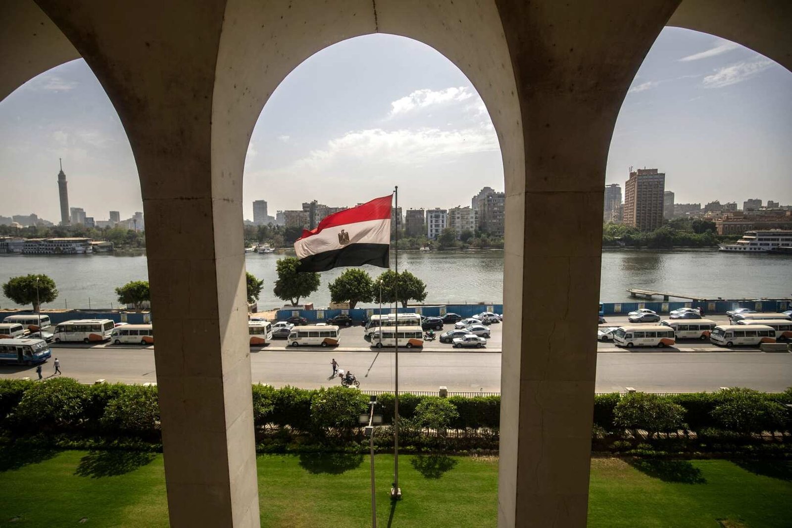 مصر تحذر من تقويض حل الدولتين وتدين إغلاق المسجد الأقصى