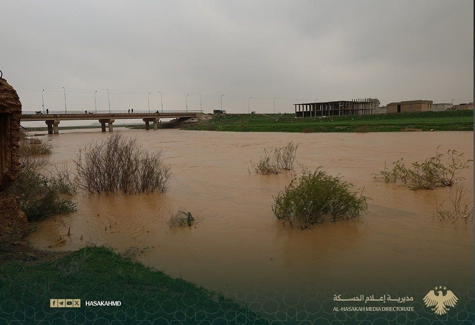 مصادر أهلية لـRT: إغلاق الطريق الدولي M4 بين تل تمر وحلب شمال البلاد بسبب فيضان نهر الخابور