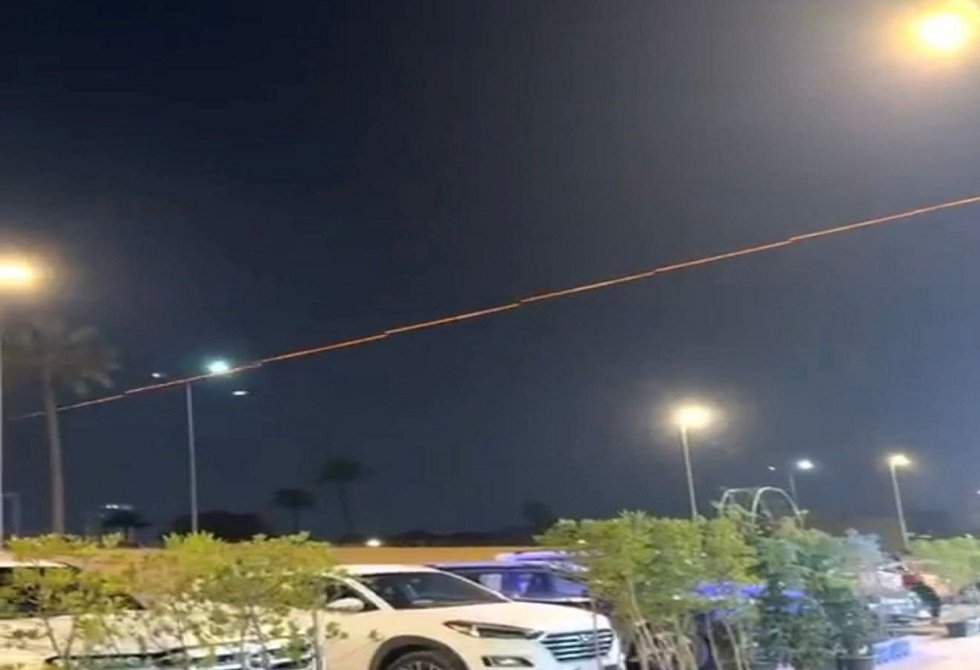 هجوم بالصواريخ والطائرات المسيّرة يستهدف السفارة الأمريكية في بغداد (فيديوهات)