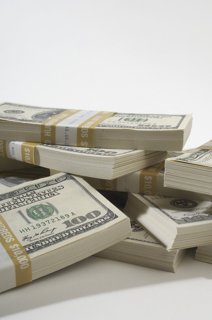 "بلومبرغ": الإمارات تتمسك بالتعهد باستثمار 1.4 تريليون دولار في الولايات المتحدة