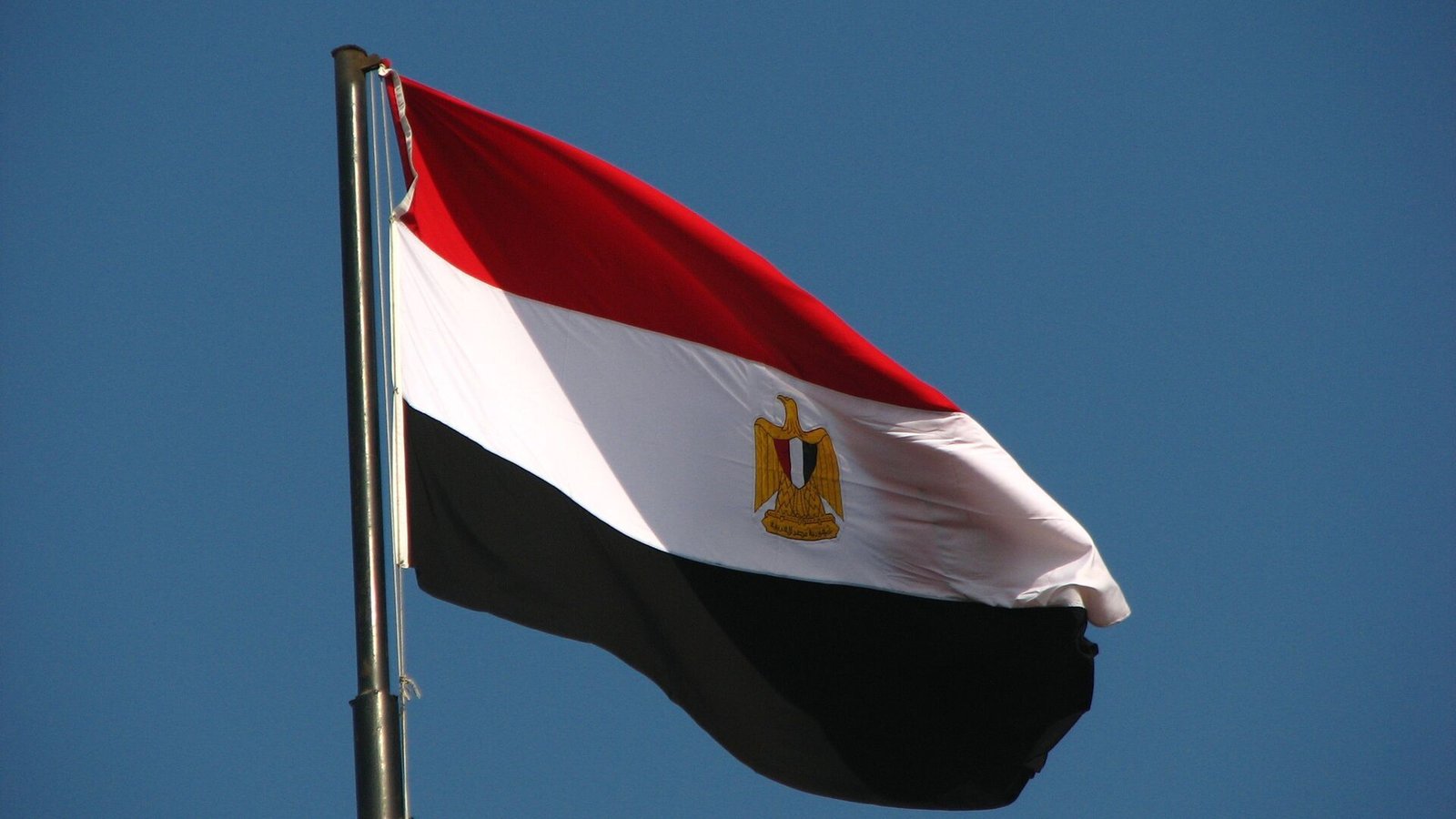 مصر تجري مباحثات مع خمس دول لاحتواء التصعيد ومنع توسع الصراع في المنطقة