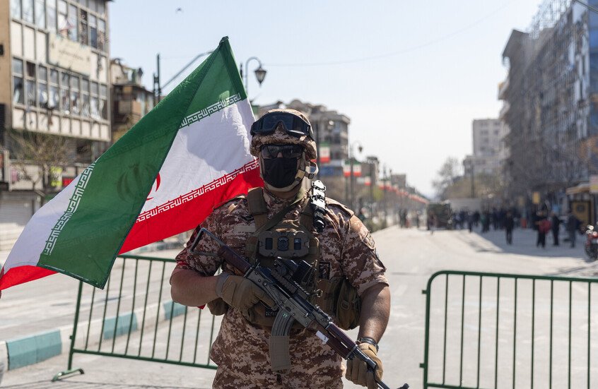 الحرس الثوري يلقي القبض على أحد الجواسيس الرئيسيين لإسرائيل