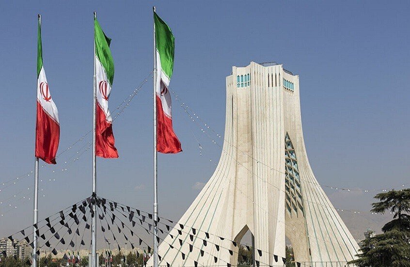 وكالة: تجمع إيرانيين قرب محطات توليد الطاقة عقب تهديدات ترامب باستهدافها