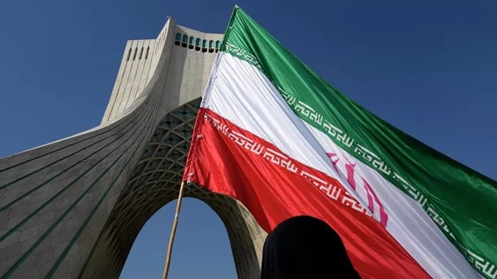طهران: تلقينا رسائل أمريكية عبر وسطاء ونحذر من تداعيات استهداف البنية التحتية