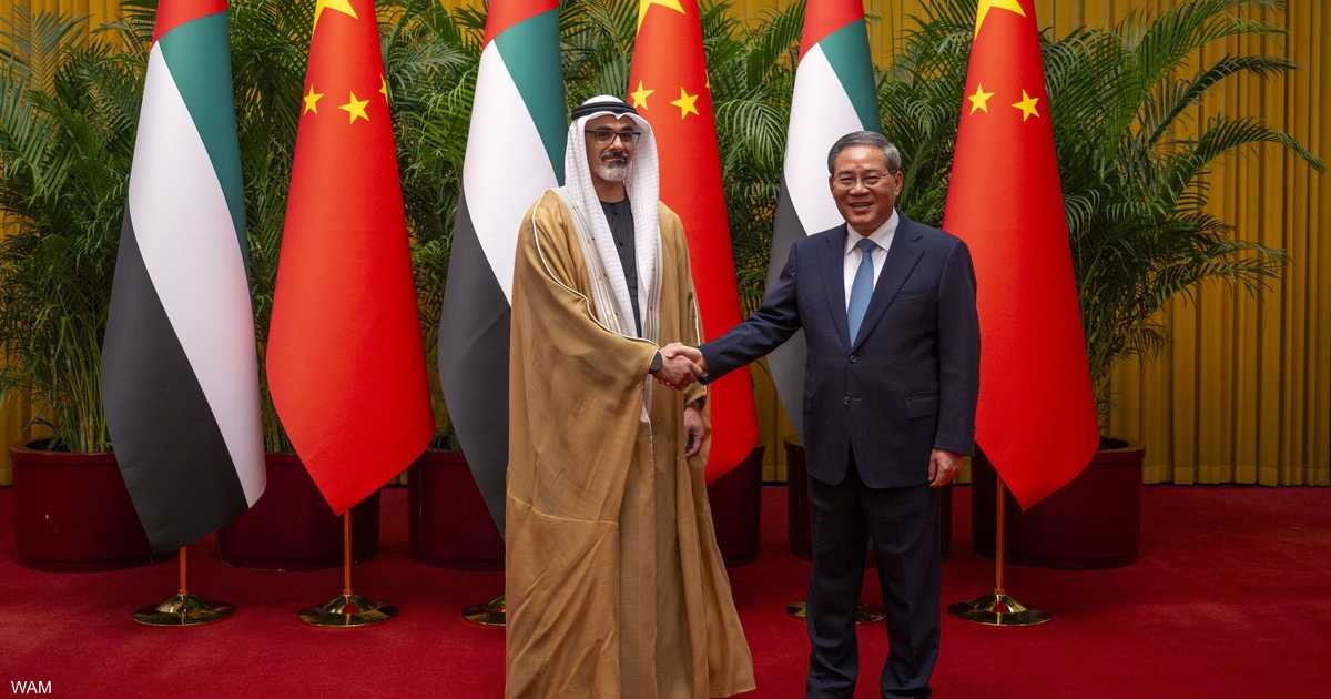 ولي عهد أبوظبي ورئيس مجلس الدولة الصيني يبحثان تعزيز التعاون والشراكة بين البلدين