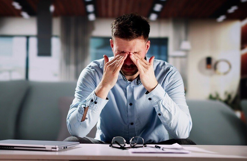 الإرهاق المستمر قد يخفي أمراضًا خطيرة.. علامات تستدعي الفحص الطبي