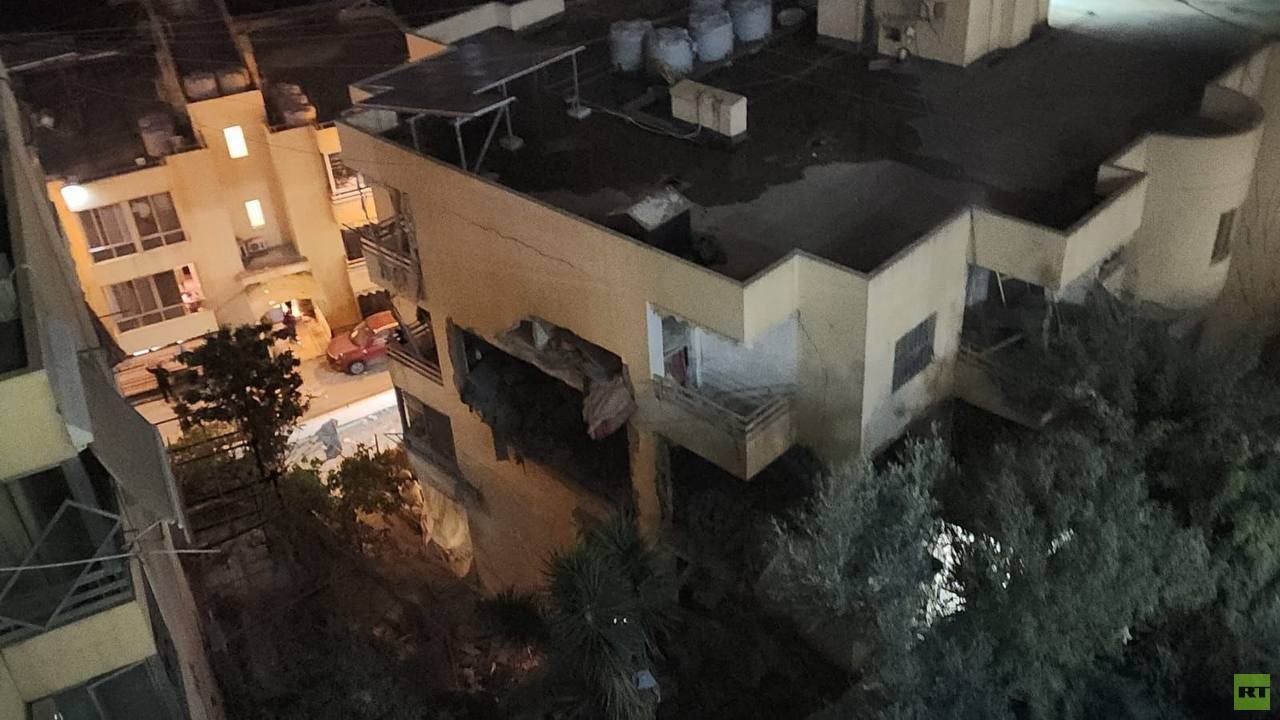 مراسلتنا: سقوط اصابات جراء غارة إسرائيلية استهدفت شقة في تلال عين سعادة شرقي بيروت