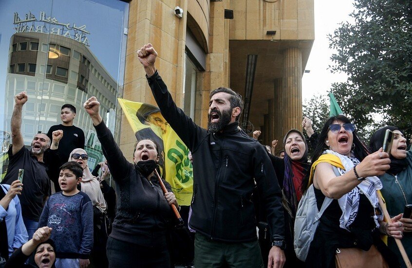 الجيش اللبناني يستنفر في بيروت بعد دعوات للتظاهر ضد التفاوض المباشر مع إسرائيل