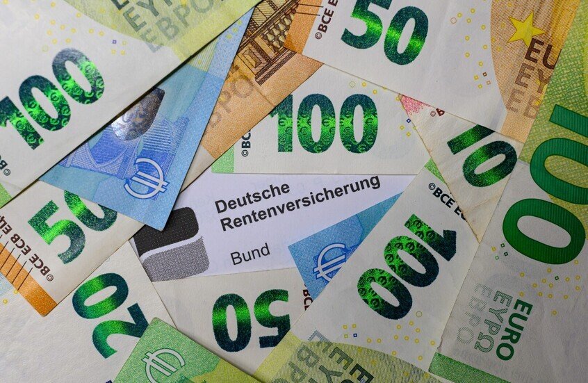 تحذيرات في ألمانيا من ارتفاع أسعار المواد الغذائية نتيجة زيادة أسعار الوقود.