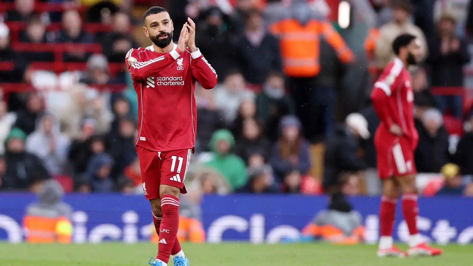 احتفال مؤثر يثير المشاعر.. لفتة مميزة من جماهير ليفربول تجاه محمد صلاح