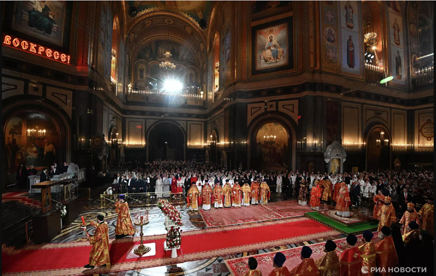 ليلة الأجراس والمواكب.. تقاليد احتفالات عيد الفصح في روسيا (صور)