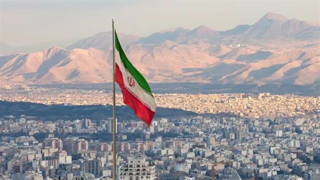 إيران تهدد بمنع سفن “العدو” من المرور عبر مضيق هرمز وتؤكد: أمن الموانئ إما للجميع أو لا أحد