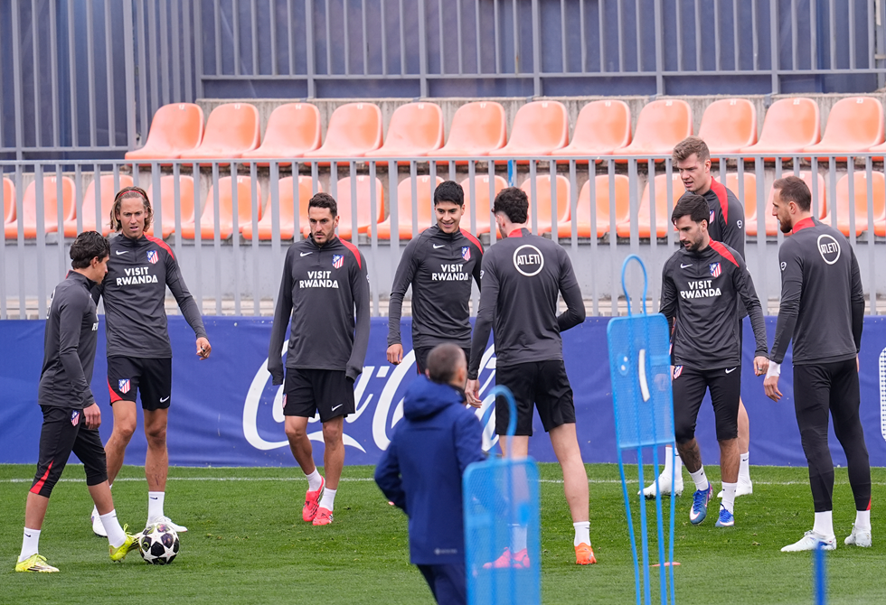 أتلتيكو مدريد يتلقى دفعة قوية عشية مواجهة برشلونة