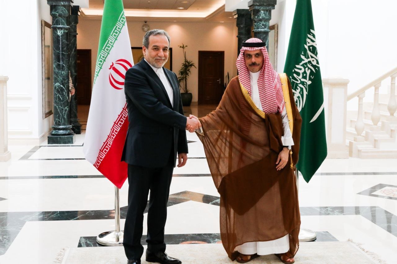 الخارجية الإيرانية: عراقجي أوضح لنظيره السعودي مخاطر الاستفزازات الأمريكية ومطالبها المفرطة