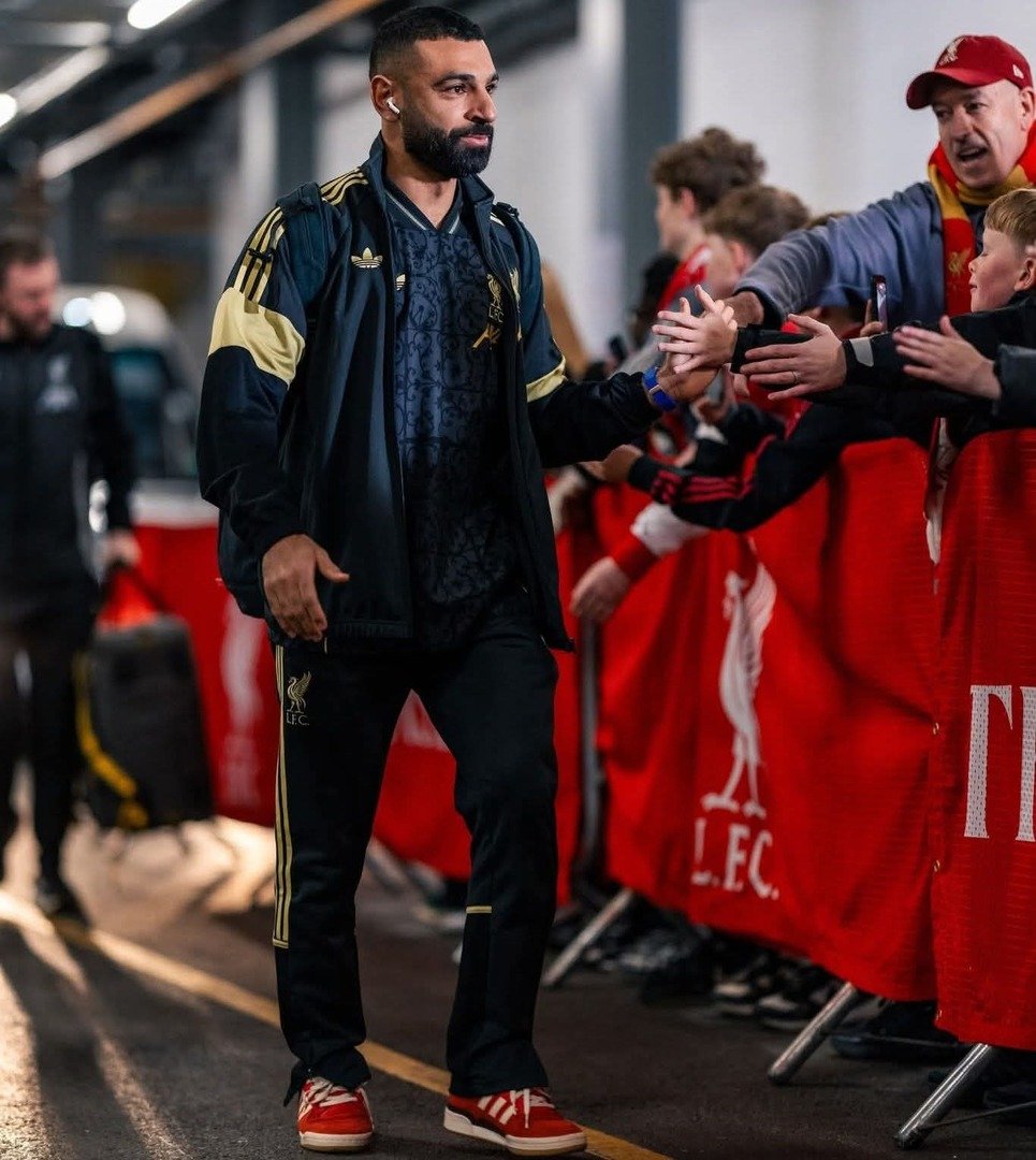 تغريدة قديمة للاعب محمد صلاح تثير جدلاً واسعاً وتتصدر التفاعل على الإنترنت (صورة)
