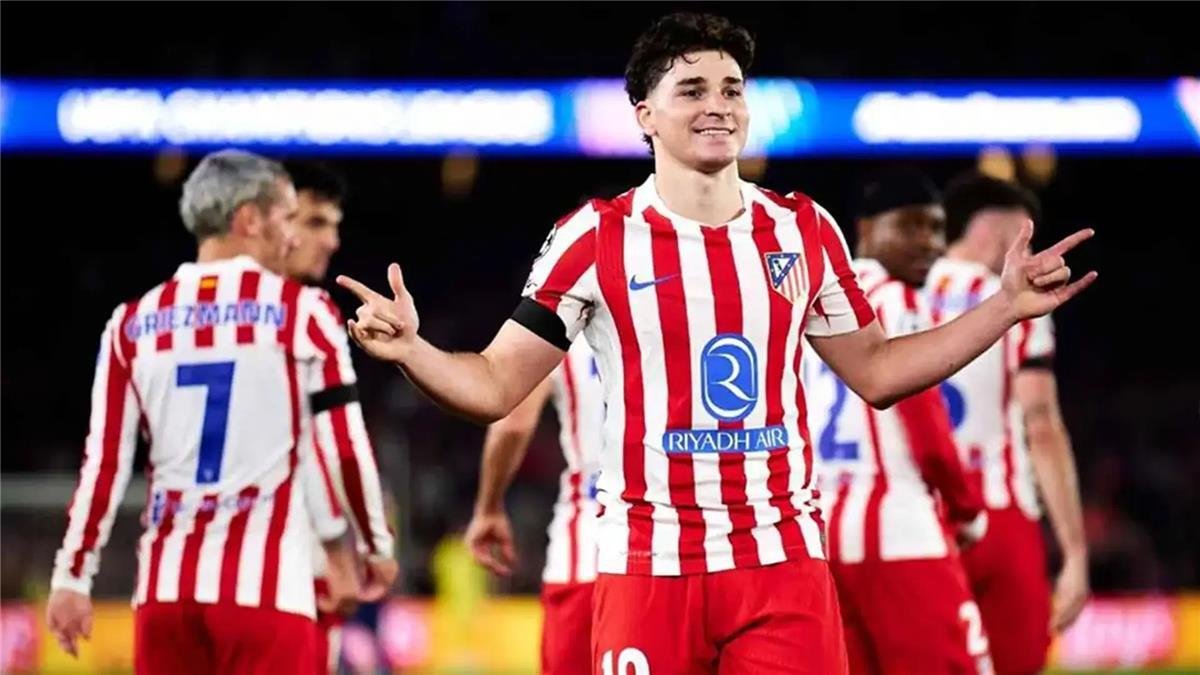 تطورات جديدة في ملف تعاقد برشلونة مع جوليان ألفاريز